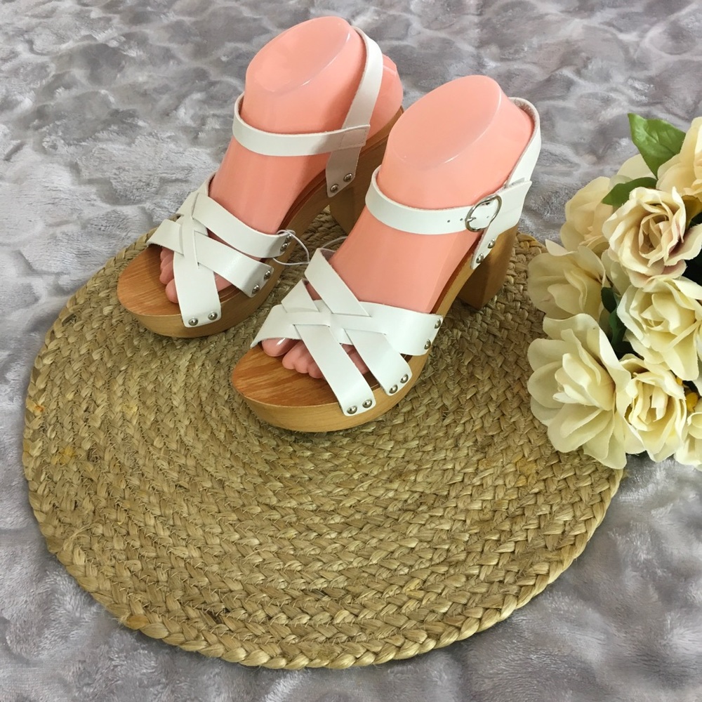Madden Girl White Sandals Clogs Size 8 - New